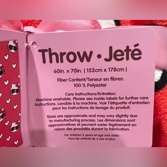 Brand New 60 x 70in Valentine’s Day Hello Kitty Throw! 😻🎀❤️ - Picture 4 of 4
